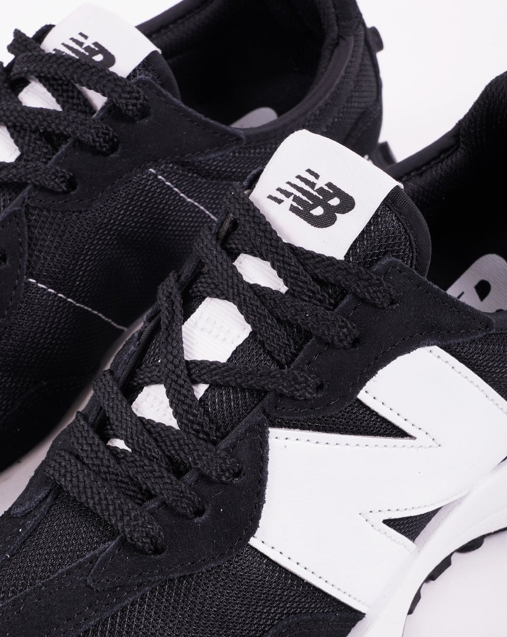 New Balance 327 Trainer Black/White - Image 3