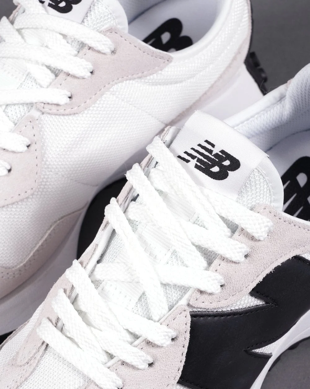 New Balance 327 Trainer White/Black - Image 4