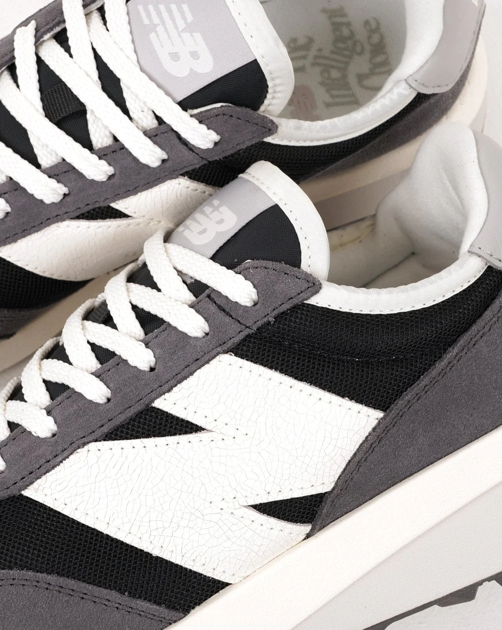 New Balance 370 Trainers Dk Grey White - Image 3